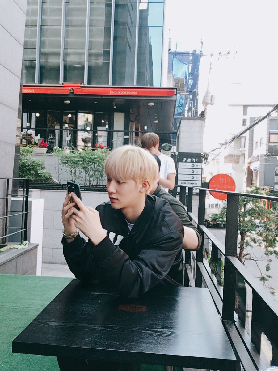 KNKOfficial220's tweet photo. [승준] 설정샷 아니야 지훈 https://t.co/t5d5ULG4YF