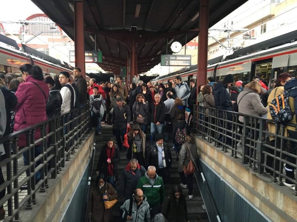 El lamentable estado del transporte público entre San Lorenzo/El Escorial y Madrid: entornoescorial.blogspot.com.es/2017/05/el-lam…