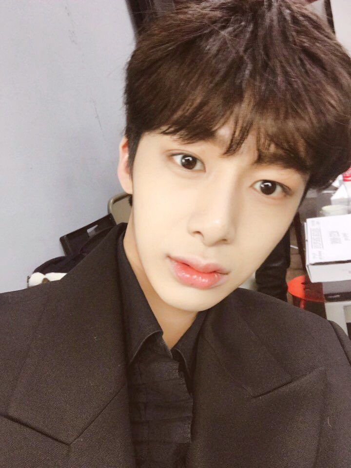 PicsHyungwon_'s tweet photo. https://t.co/uDD3Nb0Bdi