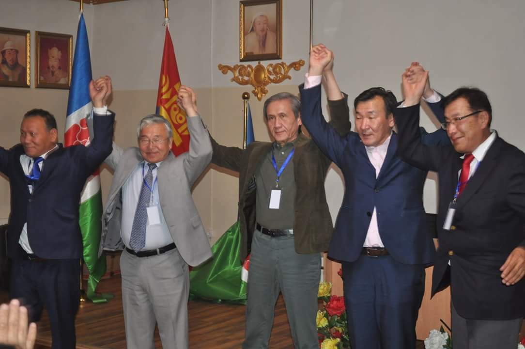 AOtgonbaatar's tweet photo. С.ГАНБААТАР бол МАНАН эсэргүүцэгч биш.

Харин МАН, АН-ы эсрэг яваа намыг үгүй хийж байдаг СӨНӨӨГЧ ОНГОЦ юм аа. https://t.co/p7tqSEREa7