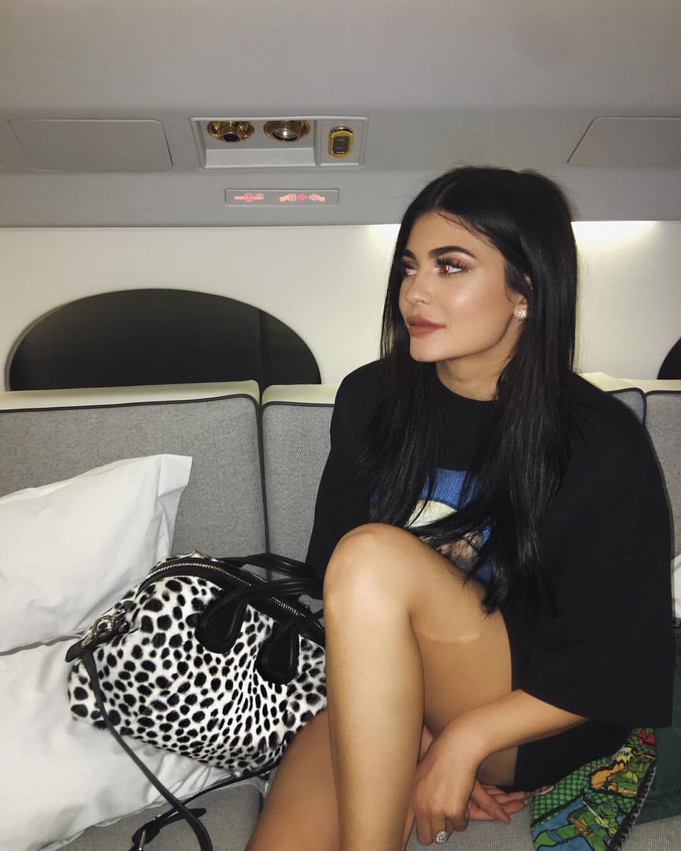 gfykai's tweet photo. so my wcw goes to my beautiful girlfriend and you make me so happy and you're going to be a great mother and i love you so much 💕 https://t.co/dw3ik25Dsv