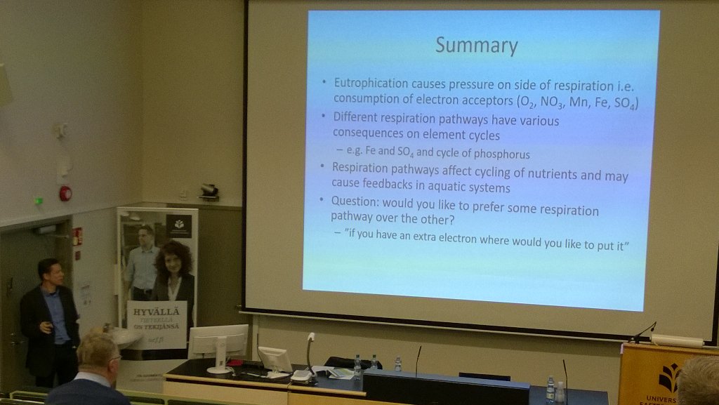 YTS_FSES_ry's tweet photo. Jouni Lehtoranta from @SYKEinfo on eutrophication, mineralization processes and extra electrons #FCES2017 https://t.co/gmkTzMynMI