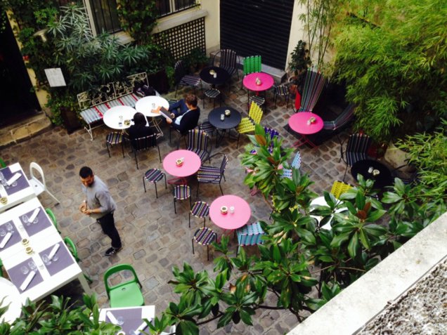 AndyWahloo's tweet photo. Ce soir, l' @AndyWahloo passe en mode private party ! Mais la terrasse du @Derriereresto est toujours ouverte, prête à vous accueillir! https://t.co/JyHatipq0v