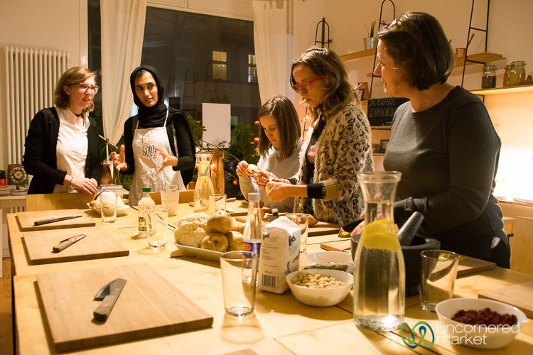 cschaeferhoff's tweet image. Cooking Across Borders in Berlin buff.ly/2pXZTJx via @umarket - Come together around Afghan dishes.