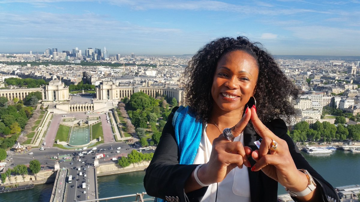 #LauraFlessel Ministre des Sports. Sportive emblématique et soutien incontournable de la candidature de #Paris2024. Signal envoyé au #CIO.