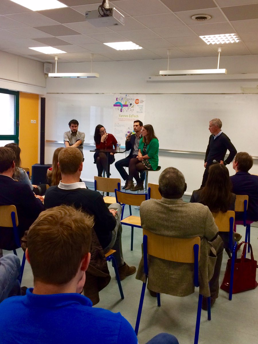 #VannesEdTech - Conf. de 14h sur les métiers d'aujourd'hui et de demain à <a href="/VannesBS/">Vannes BS</a> 
La prochaine conf. à 18h sur les enjeux des #edtech