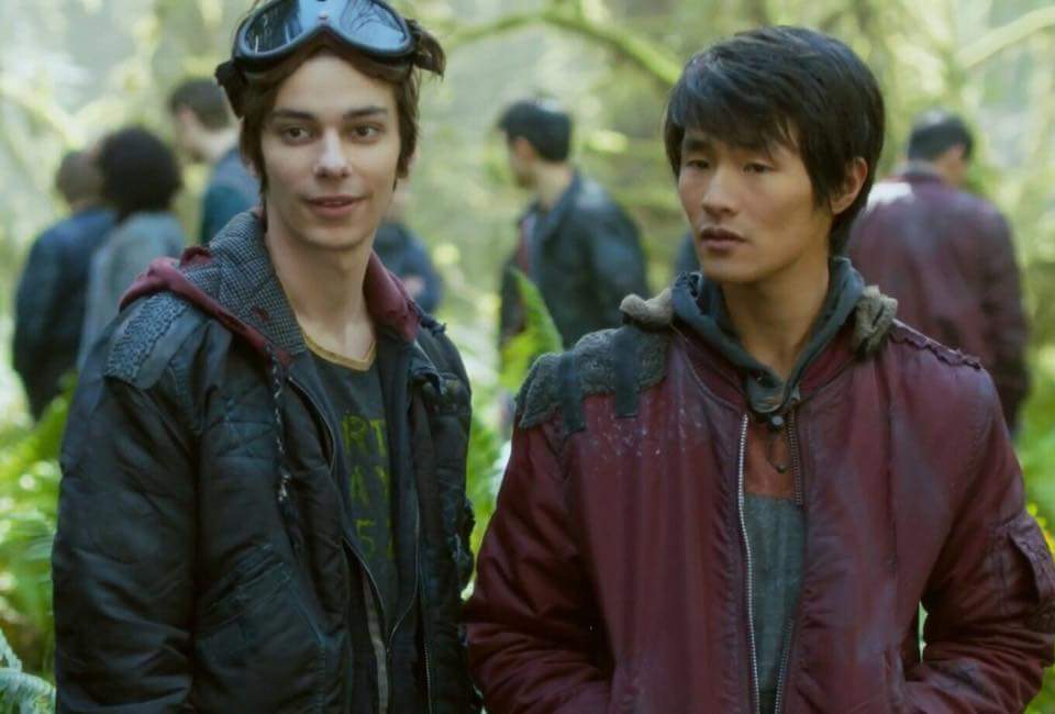 hugmebutch's tweet photo. See you on the other side, brother❤
#Jonty #The100 #The100Season4 #PiangoAncora #Brotp https://t.co/4gSLf1ZzDj