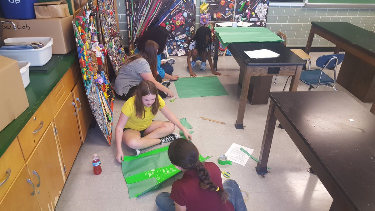 jwaggs_CIA's tweet photo. Day 3 of our giant solids project with @kmbrlprkr4 starting to see some coming together this morning #ciarocks https://t.co/RmlafdxVLC
