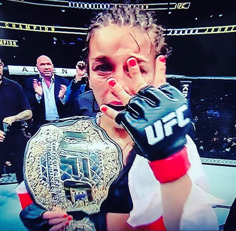 AshleyLamprey's tweet photo. Me and Eddie Law talk about Nick leaving the show, plus recap #UFC211 / #SUG4 and should fighters trash talk.
https://t.co/z1OzT3XKeo https://t.co/7ovjpa1eDe
