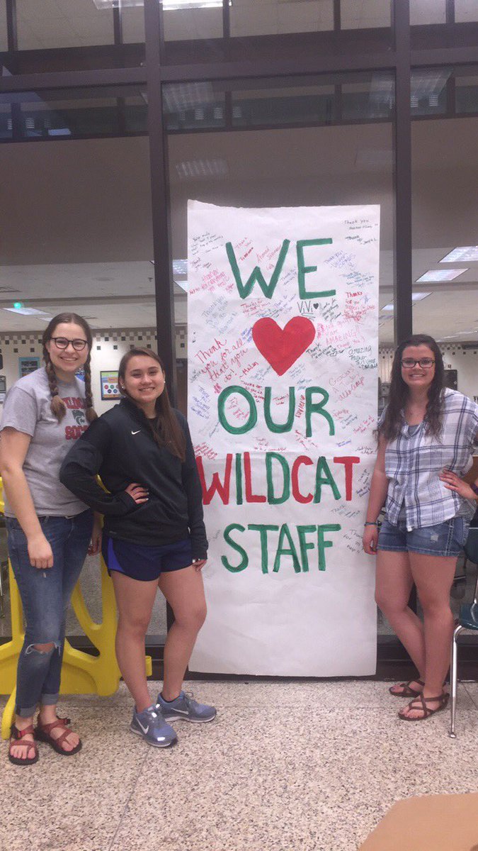 LNKind's tweet photo. Today students shared why they're thankful for our wildcat staff! Remember to spread kindness today! #LNKind17 https://t.co/7HILoNC5Yq