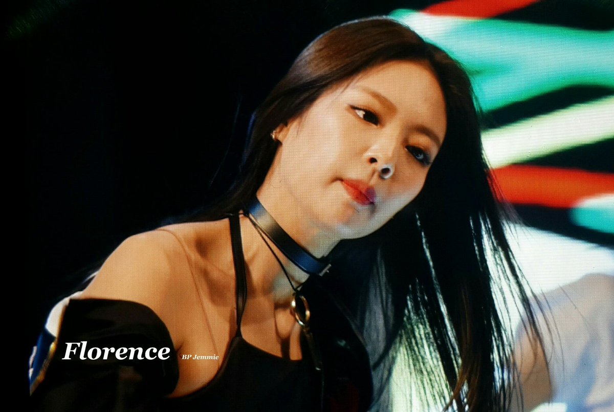 florence_JN's tweet photo. 170517 성결대 축제 #BLACKPINK #JENNIE #블랙핑크 #제니 #사랑아제니해 https://t.co/rTRDn8G3jK