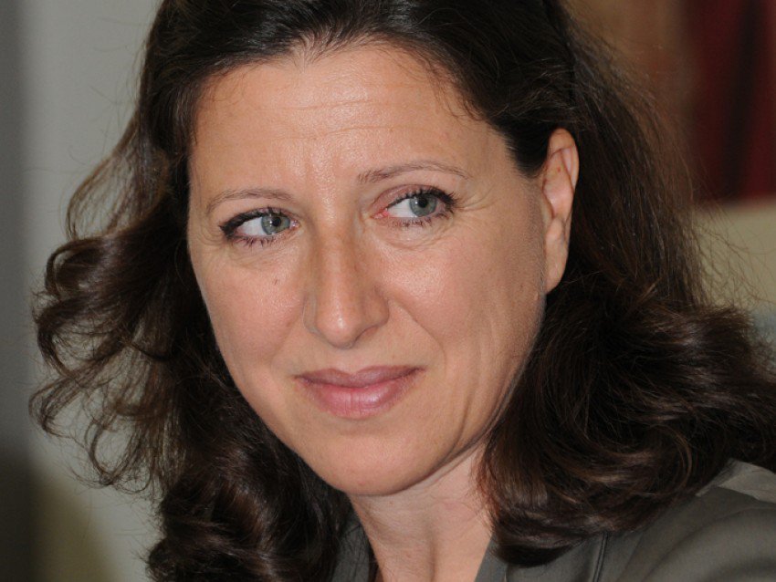 CollectifSante's tweet photo. Ça vient de tomber : Agnès Buzyn est nommée Ministre de la #Santé sous le premier gouvernement #Macron ! #gouvernementphilippe https://t.co/SF6Ay0qqcQ