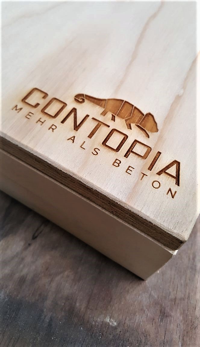 CONtopia_Design's tweet photo. Unsere #Betonuhr "Ruth" wird am liebsten im Stroh transportiert.  #Beton #Design #Einrichtung https://t.co/8ijtcnJBKv