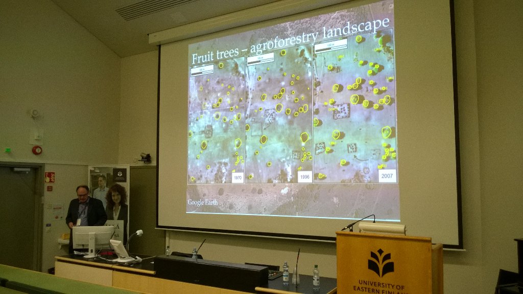 YTS_FSES_ry's tweet photo. Prof. Antti Erkkilä (@UniEastFinland) at #FCES2017 talking about traditional, climate-smart agriculture in Namibia. https://t.co/aseFZtzVJK
