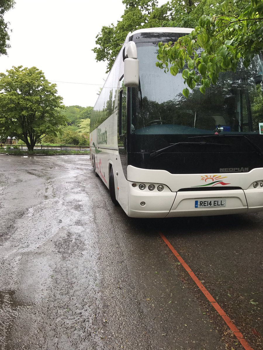 BrimsonM's tweet photo. Re14ell now park at the garden house @mantruckbusuk @Ellisonscoaches https://t.co/1425SLzjOh