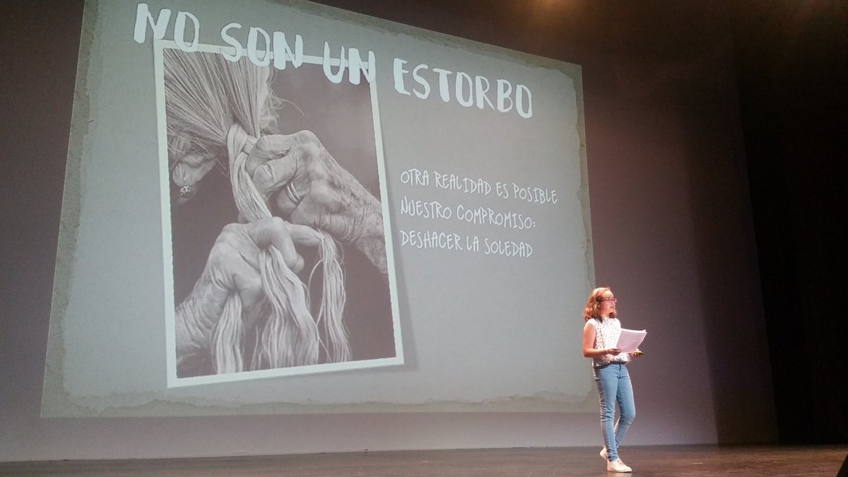 carmenbernaldez's tweet photo. Comienzan las charlas de los chi@s del Mil Leguas https://t.co/GtqaRM55kT