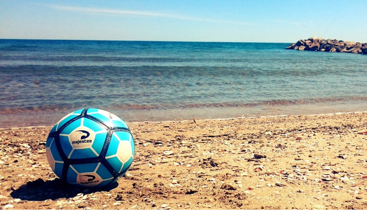Ce week-end c'est plage avec le ballon <a href="/MajesteeFr/">Majestee</a> ?
bit.ly/2rpTOnO
#majestee #Occitanie #montpellier
#sport #plage #soleil