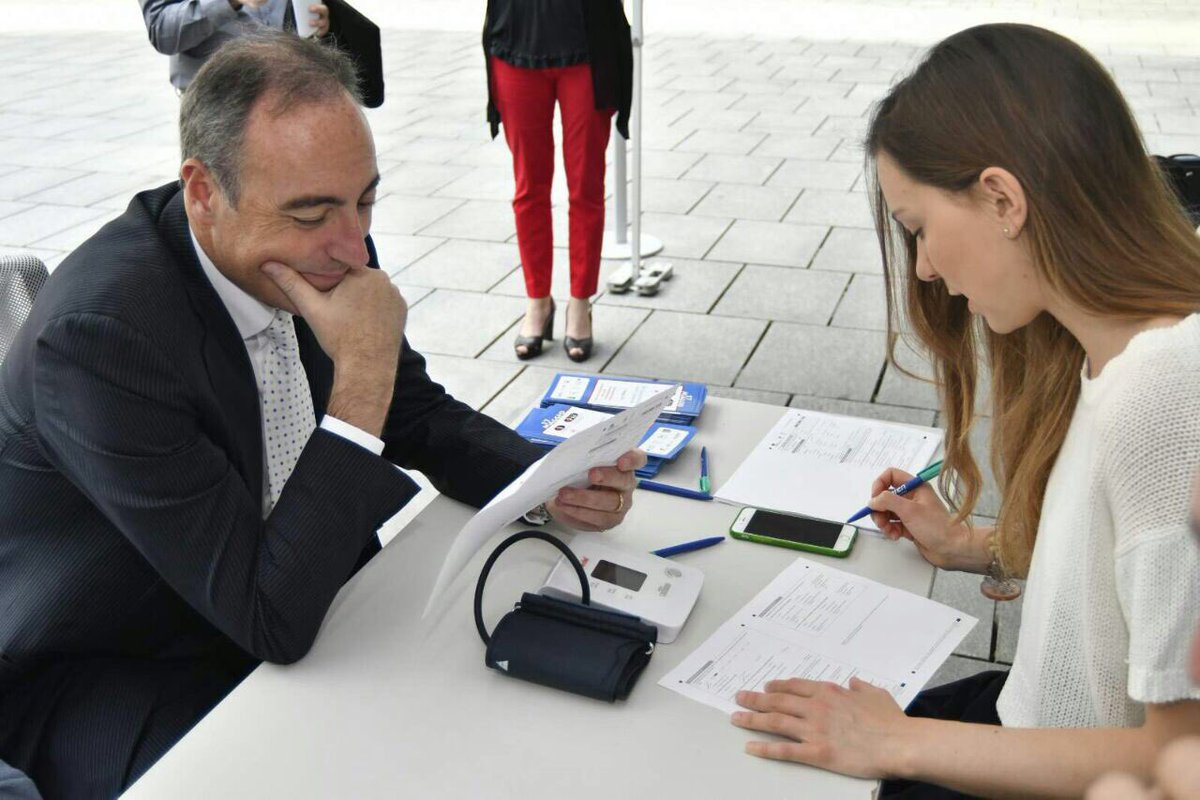 GiulioGallera's tweet photo. 13ª Giornata #Mondiale contro l'#Ipertensione piazza Città di #Lombardia #screening #prevenzione @SIIA_IT https://t.co/Lg4TxdujCi https://t.co/UG0DEwdxnl