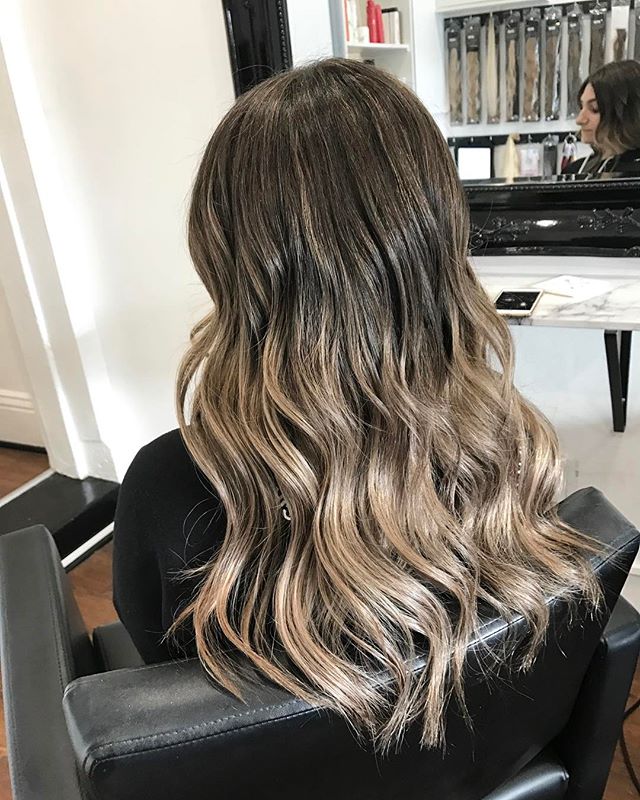 studio_maxx's tweet photo. #Balayage Looking 👌🏼 Touched up and toned 😍 Using #Olaplex of course to keep the integrity of the hair! https://t.co/PjQYn7ZJW3