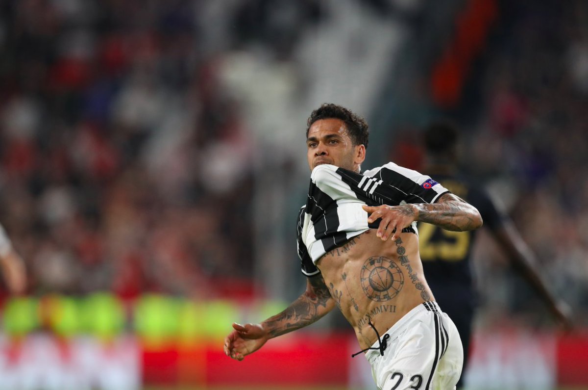 HotspurRelated's tweet photo. Yahoo understand Tottenham Hotspur have opened negotiations with Dani Alves over a potential move to the club. #THFC https://t.co/iiGEiozkwe