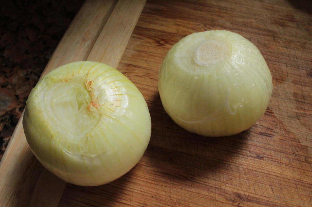 Crispy Rosemary Garlic Potatoes With Smoked Caramelized Onions goo.gl/lmsJFO #Oil #Believe #Enjoy