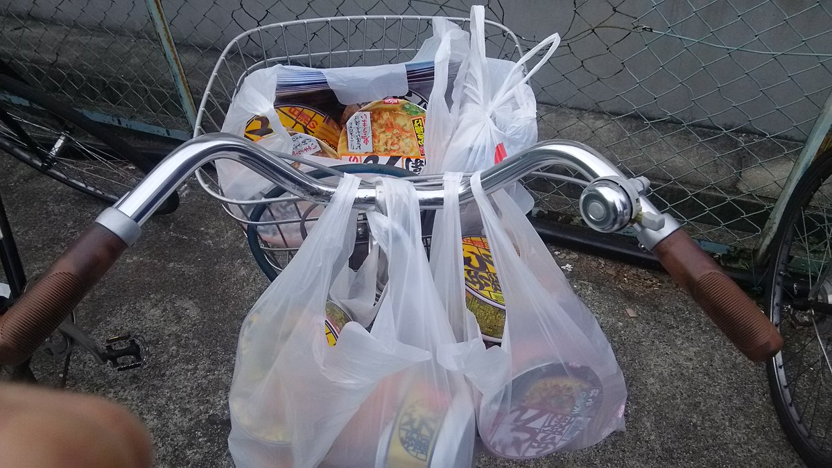 ローソンからどん兵衛が消失 ごちうさ ローソンコラボでクリアファイルを巡り都会は戦争状態 なお田舎は確保が余裕な模様 Togetter