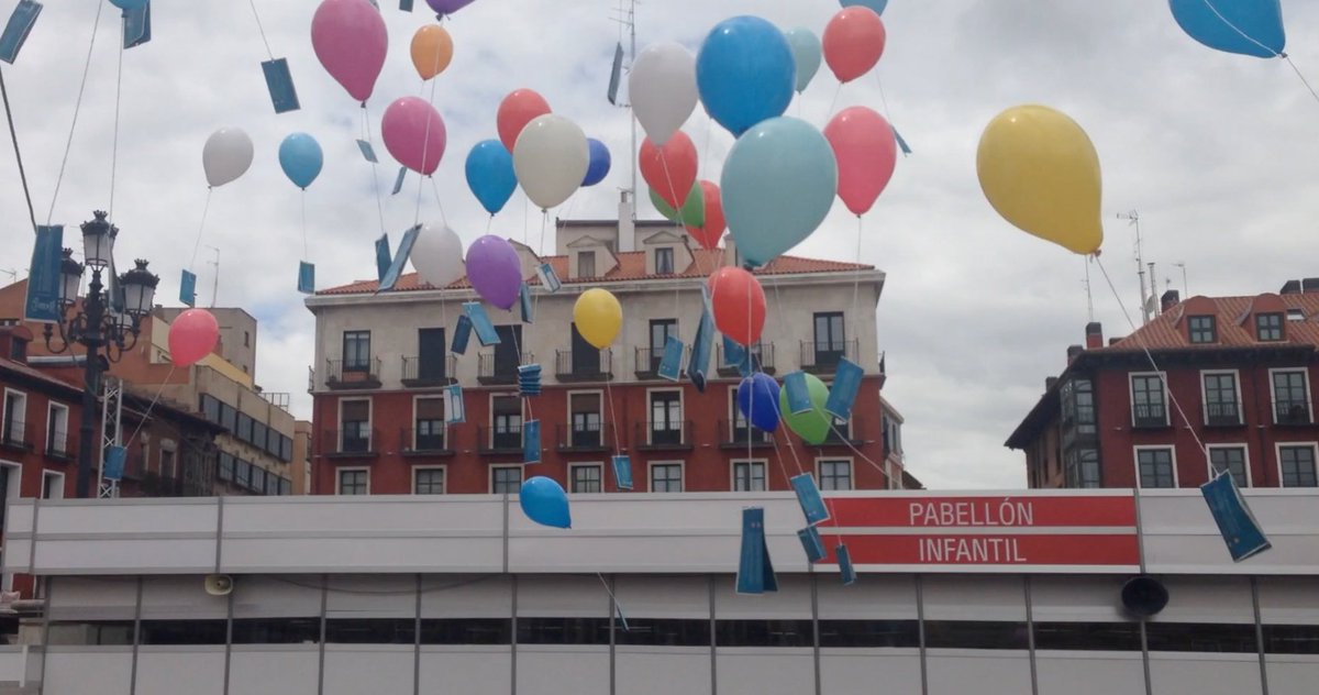 espacio_ilumina's tweet photo. Así volamos en la @FerialibroVLL https://t.co/u7XahVOOo9 https://t.co/KdNoz3V7t2