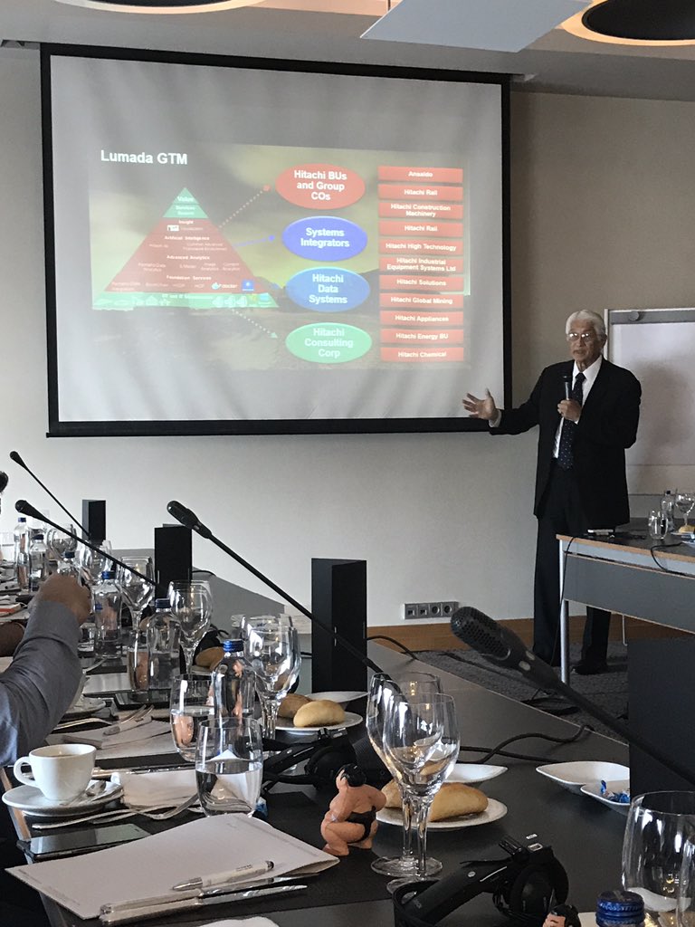 fintechtime's tweet photo. @HDScorp @HitachiGlobal Hubert Yoshida'dan #blockchain kullanım alanları ve #Hitachi'nin bakış açısı. #HitachiDataSystems https://t.co/sCN8x36vdZ