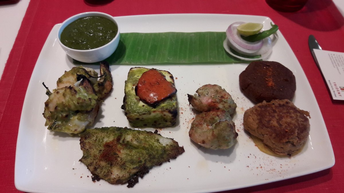 YogeshUtekar3's tweet photo. Lovely Kebab Platter...@TridentBKC @TridentHotels #TridentExperiences @chefangadrai198 https://t.co/KFk4rF9HQY