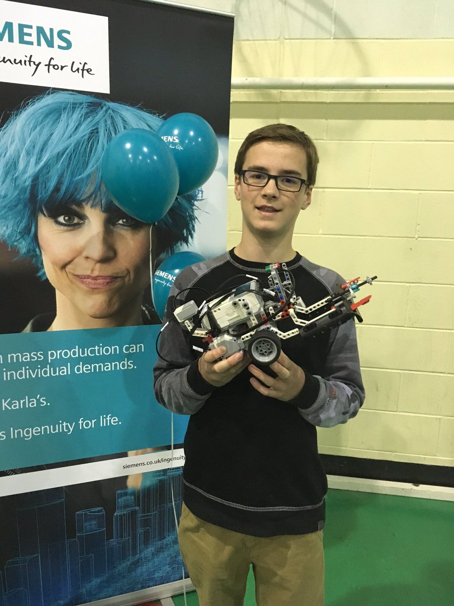 FalliElectronic's tweet image. Bryn at the Siemens lego competition