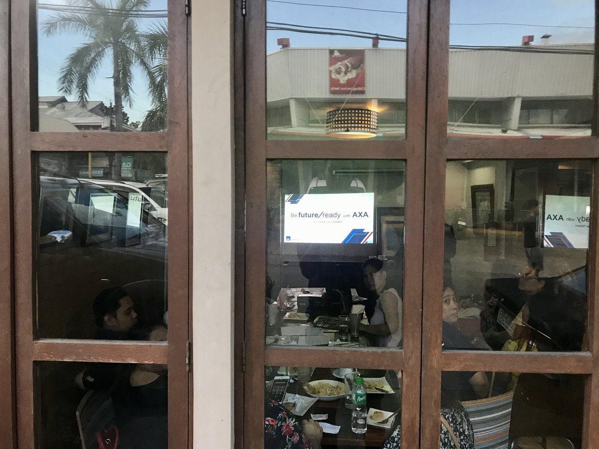 EmilieLroy's tweet photo. Conférence #AXA en direct des Philippines 🤓🌴alors forcément, je pense à vous ! #AXAWebcenter 😁 https://t.co/Wi2Qz1QVUL