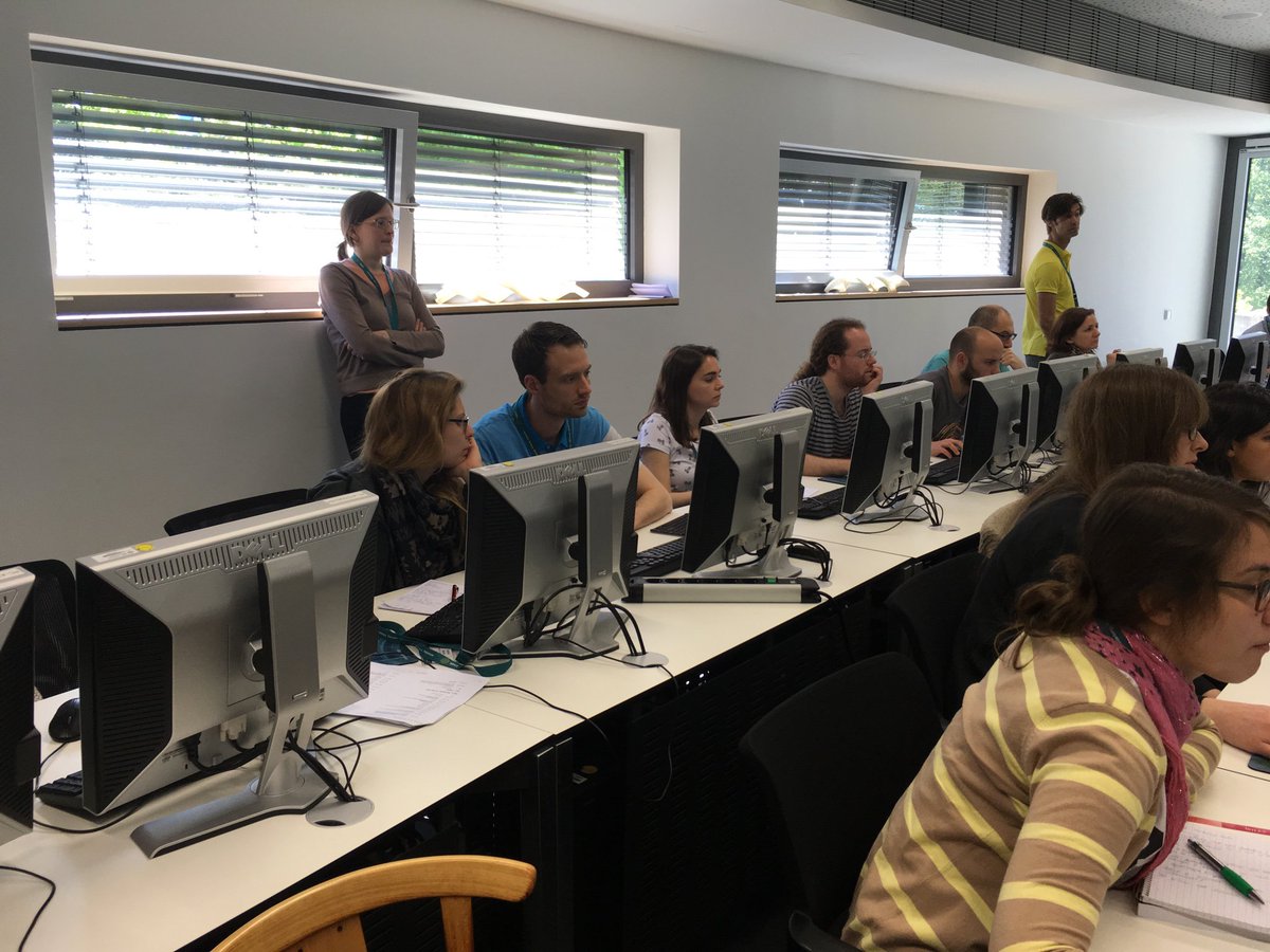 cmci_'s tweet photo. Anna Klemm joined to support teaching, traveled yesterday from Munich. She was a student last year. #EMBLbioimage https://t.co/GvaxXoPwCF
