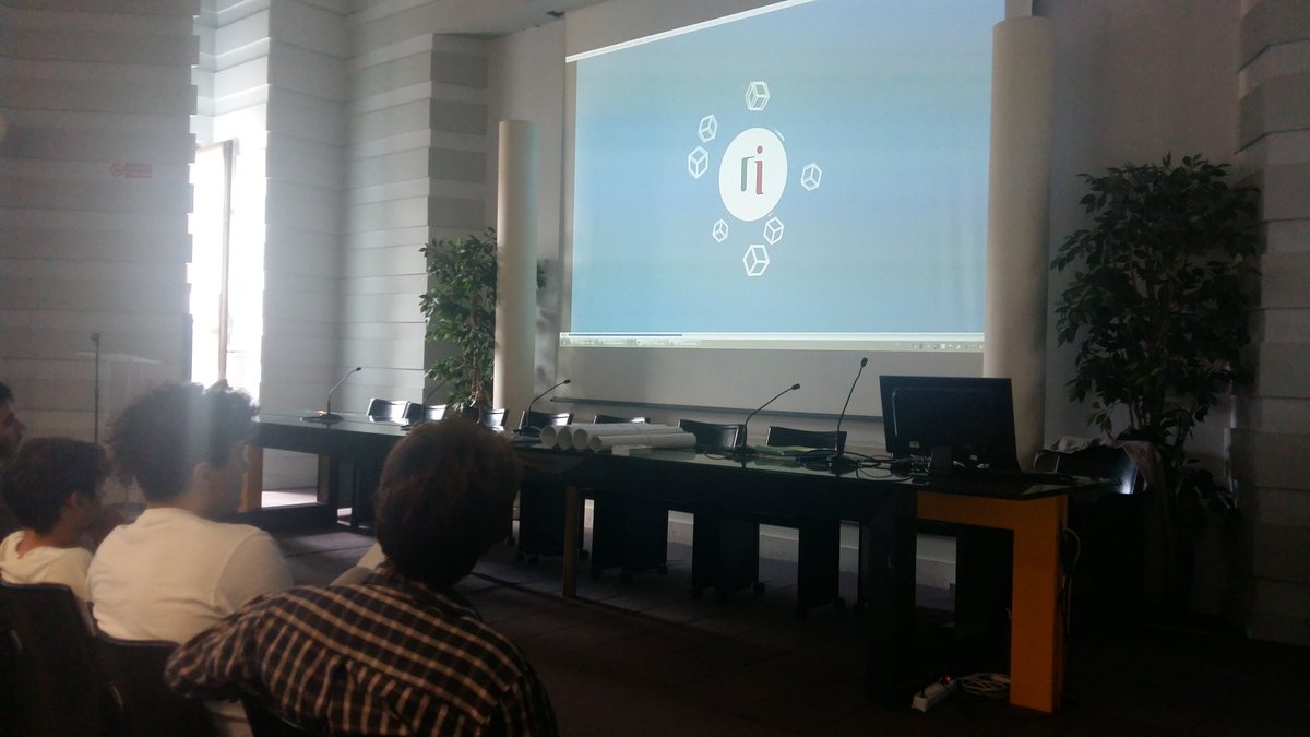 MicheleSilletti's tweet photo. #spidday tutto in una chiave #spid e Alternanza Scuola Lavoro imprese e studenti Camera Commercio Matera @AgidGov @infocamere @unioncamere https://t.co/T56LprRB5Q