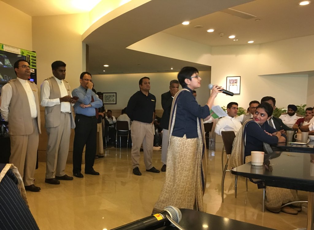 KrutikaPatkar's tweet photo. Recognising great performance! #kudoscards #Tridentexperiences @TridentHotels https://t.co/EFz4YnPU4W