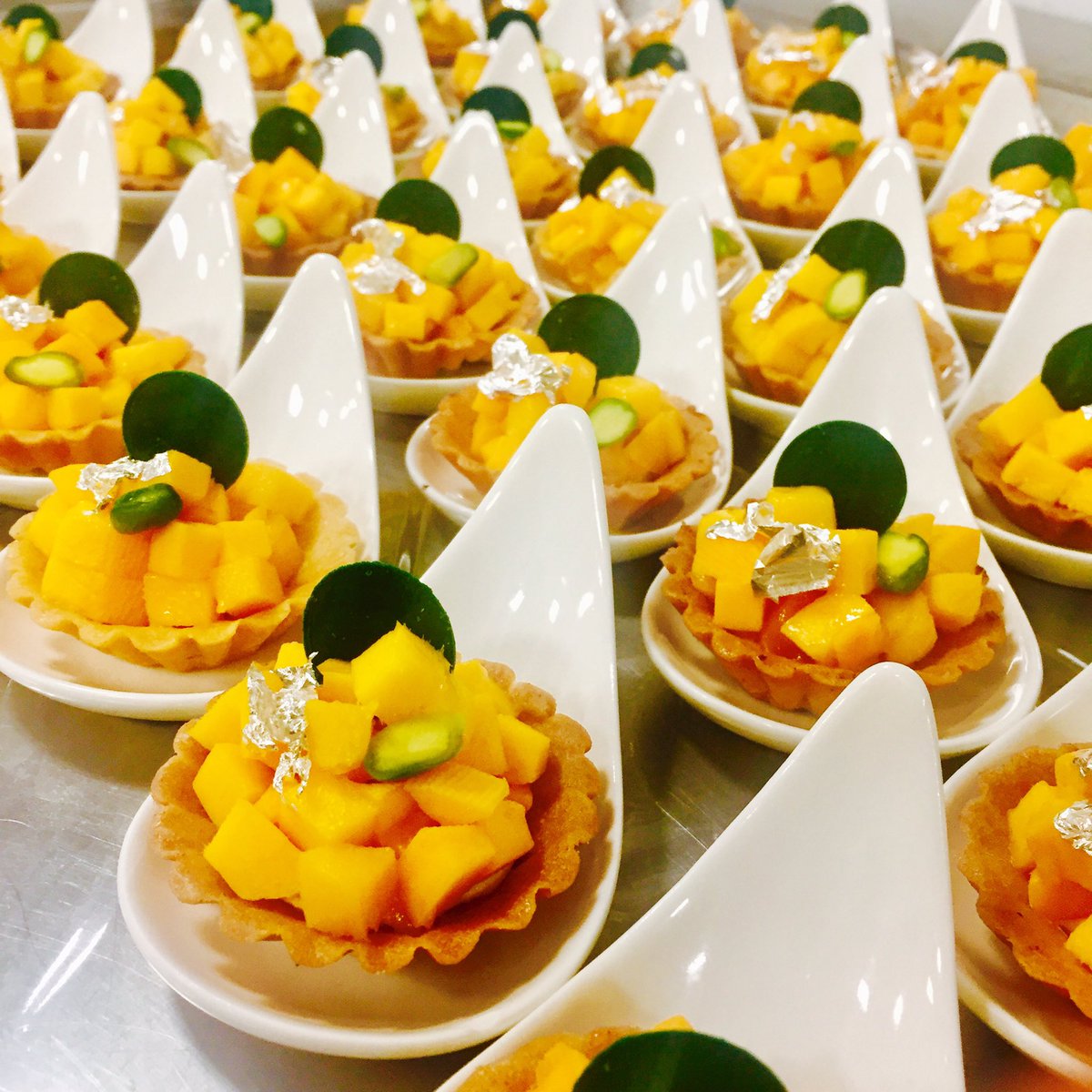pratik2306's tweet photo. Game of Tarts!! Delight your taste buds with #TridentExperiences at @TridentMumbai @TridentHotels https://t.co/rgwWn0paLI