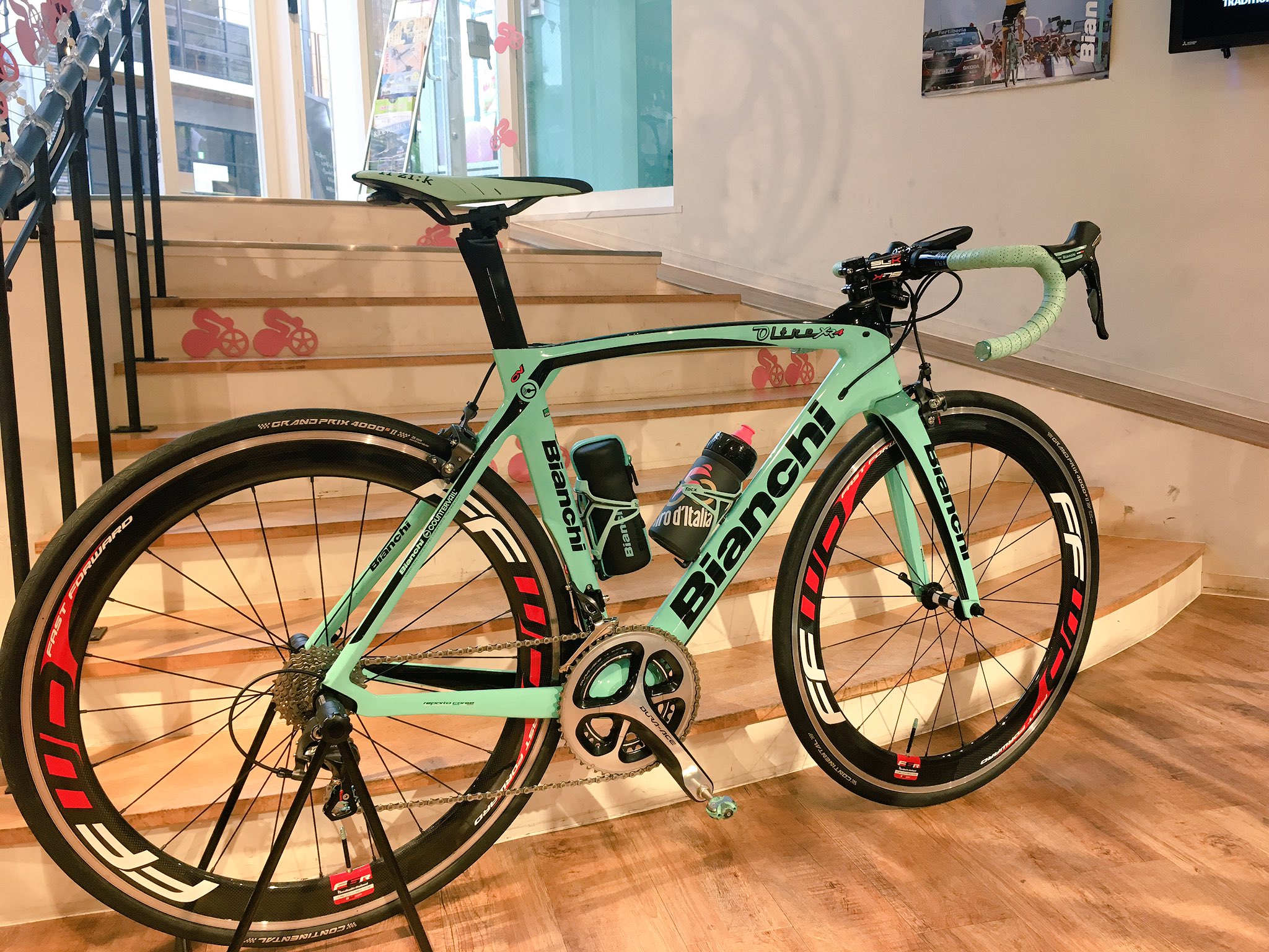 Bianchi - ビアンキ  ロードバイク  カスタム BIANCHI ( ビアンキ ) ロードバイク OLTRE RC DA Di2 ( オルトレ