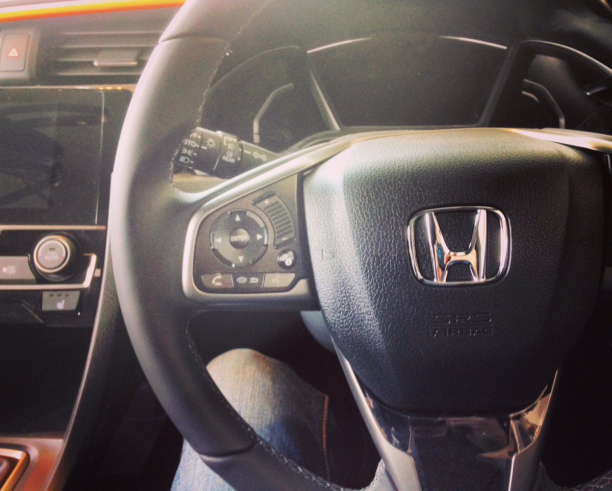 ReView_Mirrors's tweet photo. Just doing our Civic duty today... #honda #possiblythebestpunever #review_mirrors #students https://t.co/rS90FEW1q1