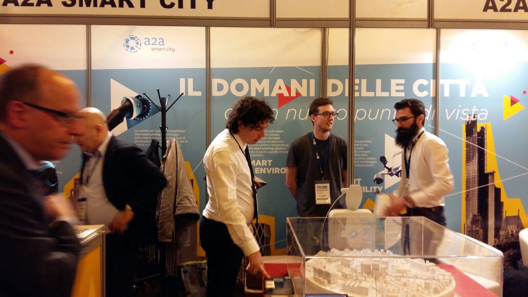 A2ASmartCity's tweet photo. oggi a #IOThingsmilan parleremo degli use case reali e progetti #SmartCity del nostro smart lab e nel pomeriggio..#smartmoon! https://t.co/ofT1iwO7UR