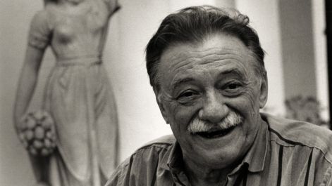 entrelectores's tweet photo. 'Cuando creíamos que teníamos todas las respuestas, de pronto, cambiaron todas las preguntas'.

Mario Benedetti https://t.co/utkCmImBE7