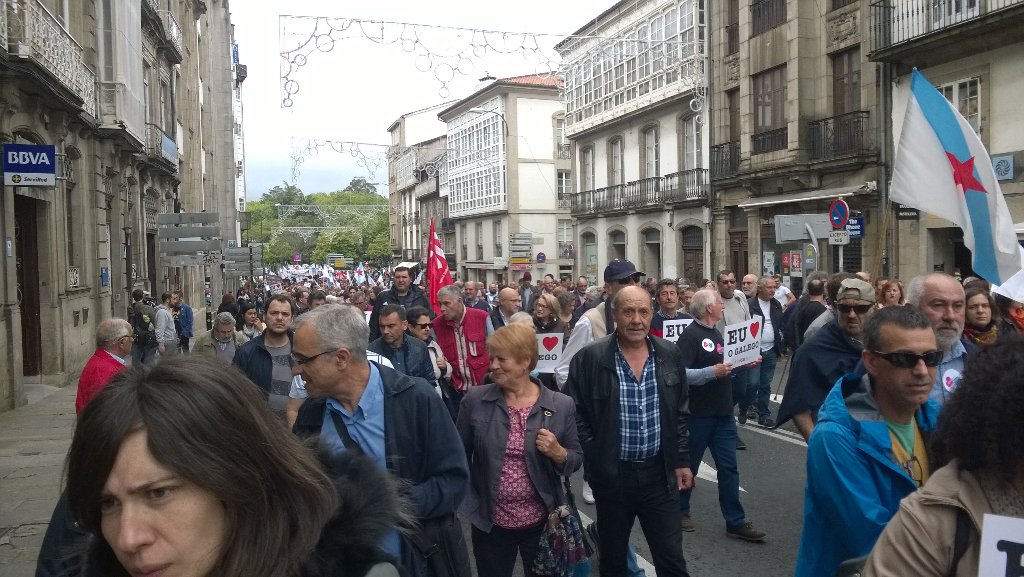 galizaCIG's tweet photo. Arranca a mani. En galego, sen límites! #17MQueremosGalego https://t.co/yo28AxlgQb
