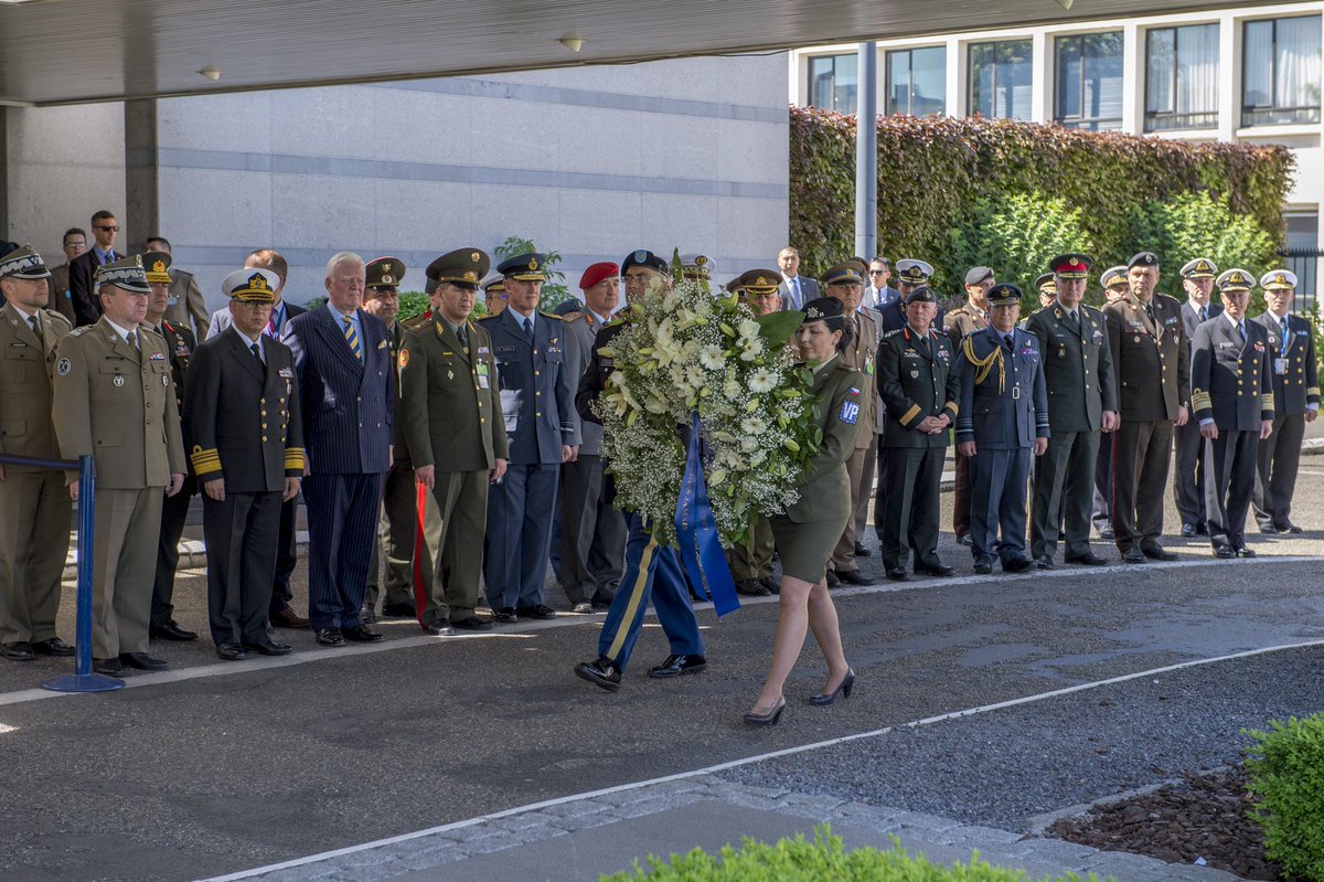 Chairman Of The Nato Military Committee Natochods Partners Honour The Men Women Who Have Fallen In Service Of Peace Freedom Your Sacrifice Will Not Be Forgotten T Co Sgnkcsrldo