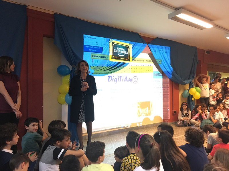 DonnainAffari's tweet photo. I piccoli redattori di #digitiamo premiati dall'Ordine dei Giornalisti
https://t.co/AtiNQTdO6p https://t.co/p7GSng7hGC