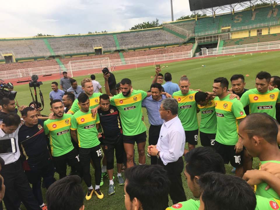 shownbotak's tweet photo. Semoga peroleh kemenangan
#KitaLahJuara
#AhmadBashah https://t.co/k688ySwZIW