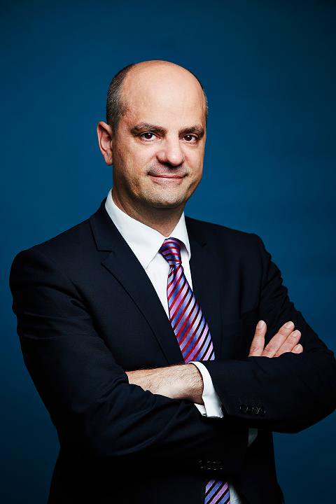 ESE_ESSEC's tweet photo. Fier de voir @jmblanquer devenir ministre de l'éducation ! Nous vous souhaitons autant de réussite qu'à l'ESSEC #gouvernementphilippe https://t.co/NZGAANOLRP