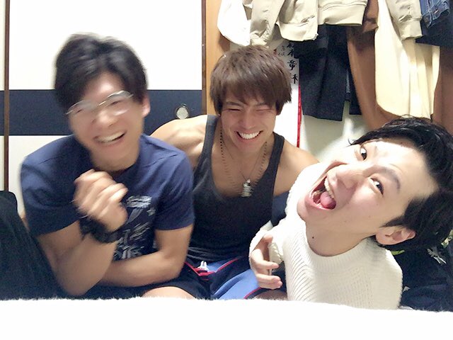 RGRlab's tweet photo. 配信観てくださってありがとうございました☺️♪極道の仕事...
いや舞台に集中する為定期配信は休止します🇯🇵
みんな忘れんといてやー🙈
忘れたら拗ねるでー👻笑
いつもほんまに応援ありがとうございます💖
個人配信やゲリラはやるかもなんでよかったら見てね😋
あいるびーばっく👨‍👦‍👦 https://t.co/QOjCGaRY6V