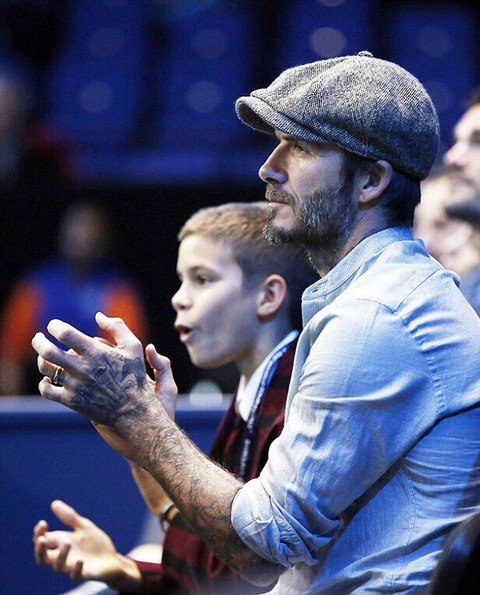 メンズセレブファッションニュース メンズセレブファッションニュース バンドカラーシャツまとめ ベッカム他セレブもお気に入り T Co 5hxljvuqeg