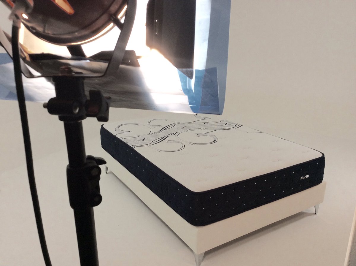 Bedland_es's tweet photo. Día de rodaje 🎥 @Univackcreative @UnivackRecords 
#ColchonViscoelastico #North 🛌https://t.co/6C2xyyotMq 
Muy pronto veréis el resultado 🚀 https://t.co/G2de4nmLzI