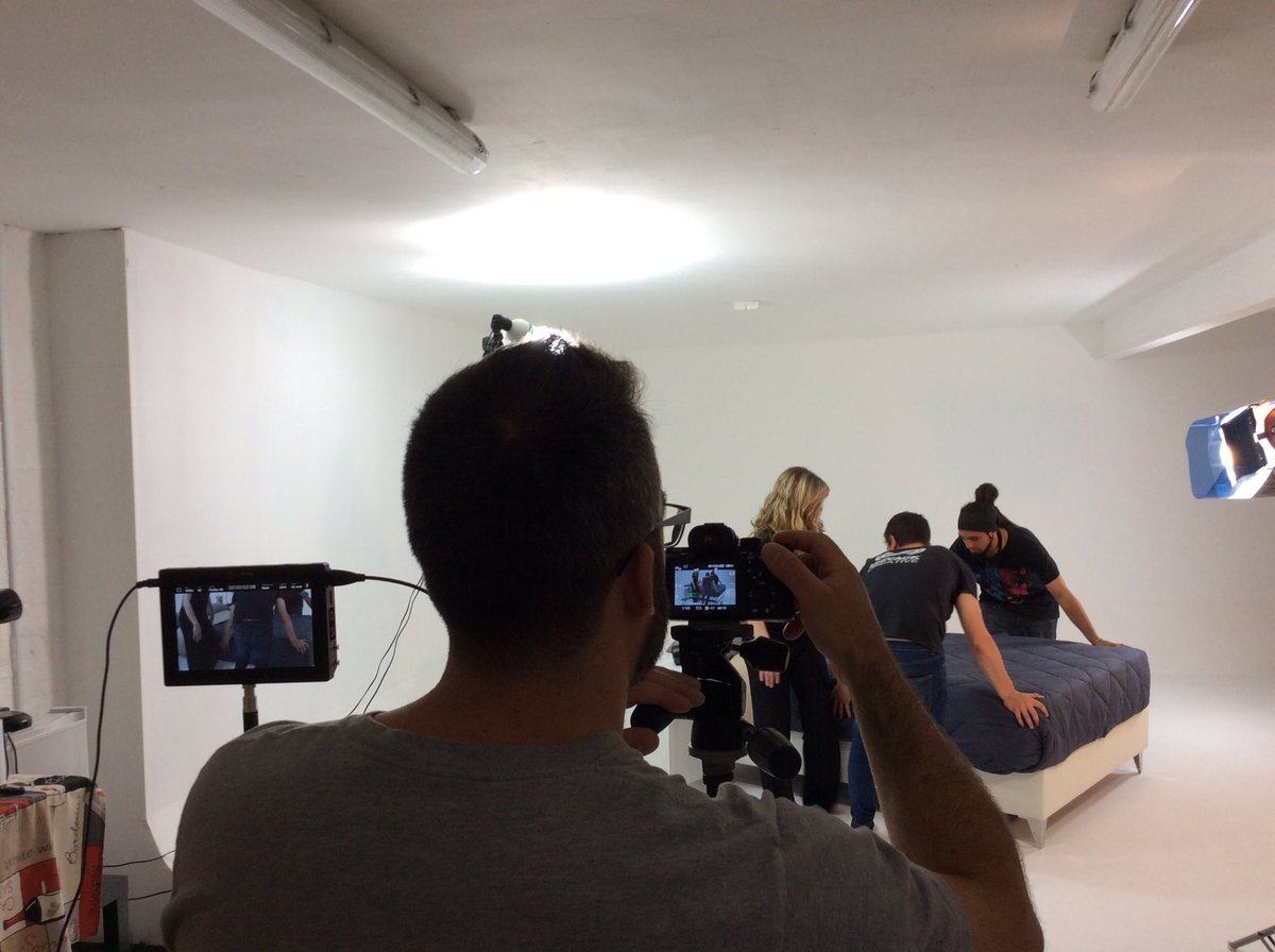 Bedland_es's tweet photo. Día de rodaje 🎥 @Univackcreative @UnivackRecords 
#ColchonViscoelastico #North 🛌https://t.co/6C2xyyotMq 
Muy pronto veréis el resultado 🚀 https://t.co/G2de4nmLzI