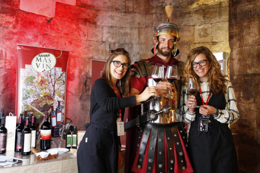 LikeCroatia's tweet photo. Venture into the Cellars of Diocletian - https://t.co/KfYSgvPCwp https://t.co/PElWrdwcf7