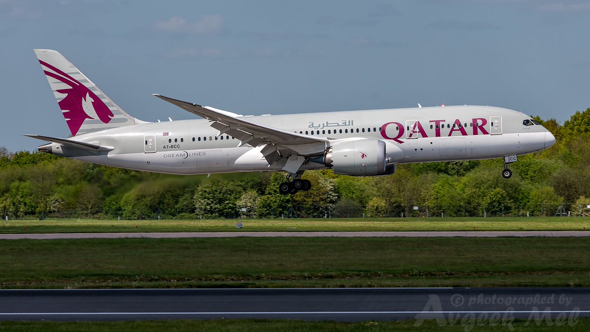AvgeekMel's tweet photo. B787-8 #dreamliner A7-BCC @qatarairways arriving at @manairport after her flight from Doha #avgeek #B787 #QatarAirways #MAN #EGCC #avuation https://t.co/DEtqdDZFM1